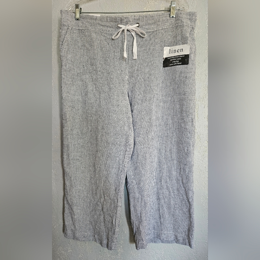 d a s h  Women's Pinstrped Linen Blend  Light Gray Capris Size L